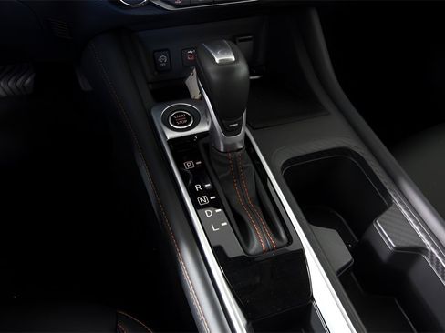 Used 2025 Nissan Sentra SR w/ SR Premium Package image 30