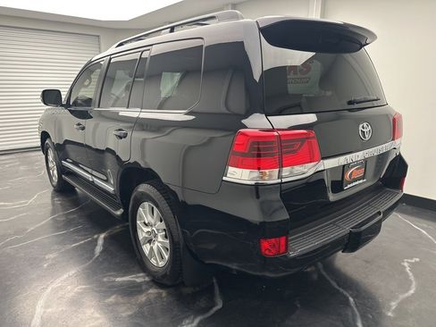Used 2016 Toyota Land Cruiser image 4