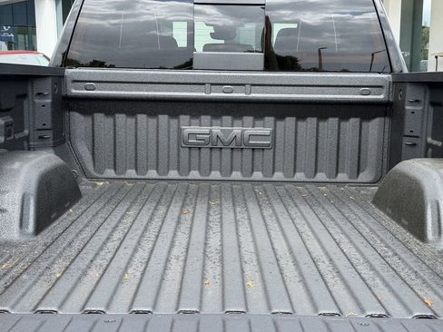 New 2026 GMC Sierra 1500 AT4X w/ LPO, Black Badging Package AWD/4WD image 11