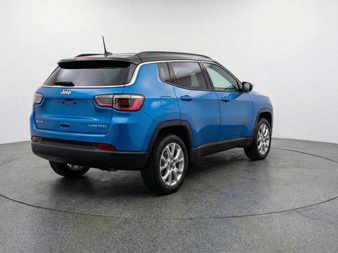 Used 2025 Jeep Compass Limited image 9