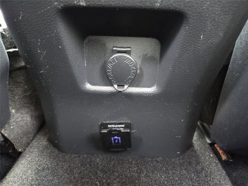 Used 2019 Toyota RAV4 LE image 27