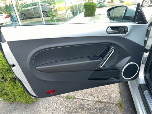 Used 2013 Volkswagen Beetle 2.5 FWD image 13
