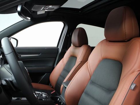 Used 2025 MAZDA CX-5 Carbon Edition image 13