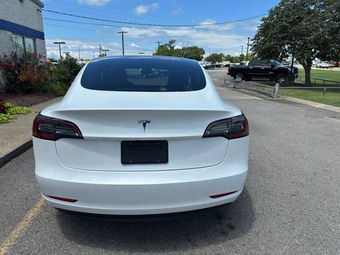 Used 2019 Tesla Model 3 RWD image 5