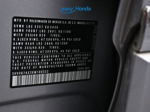 Used 2019 Volkswagen Tiguan SEL Premium image 17