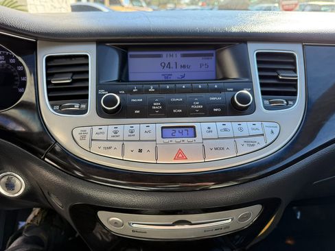 Used 2013 Hyundai Genesis 3.8 image 37