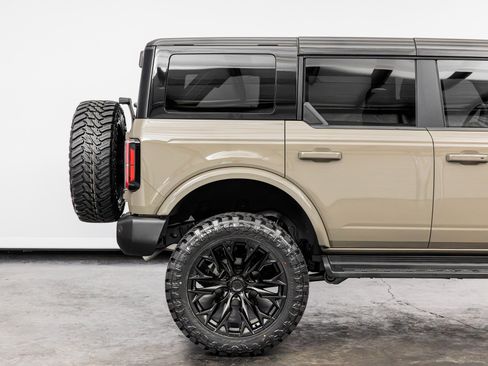 Used 2025 Ford Bronco Outer Banks AWD/4WD image 24