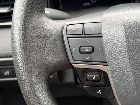 Used 2025 Toyota Camry LE FWD image 18