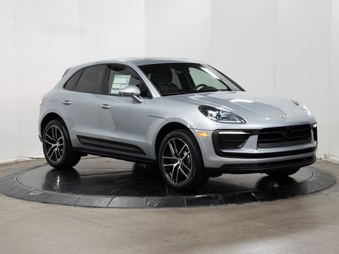 Used 2024 Porsche Macan image 7