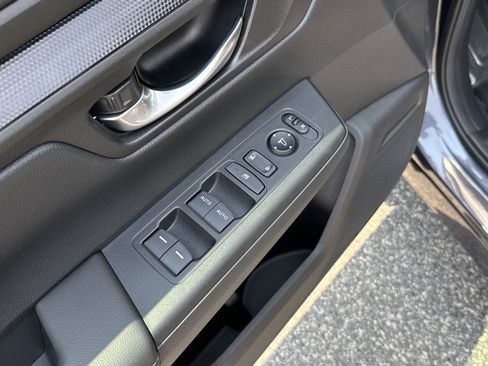 Used 2025 Honda CR-V EX image 15