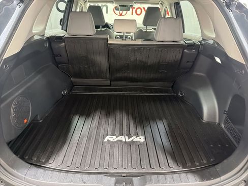 Used 2023 Toyota RAV4 Limited image 17