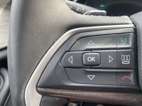 Used 2023 Jeep Grand Cherokee 4WD 4xe image 18