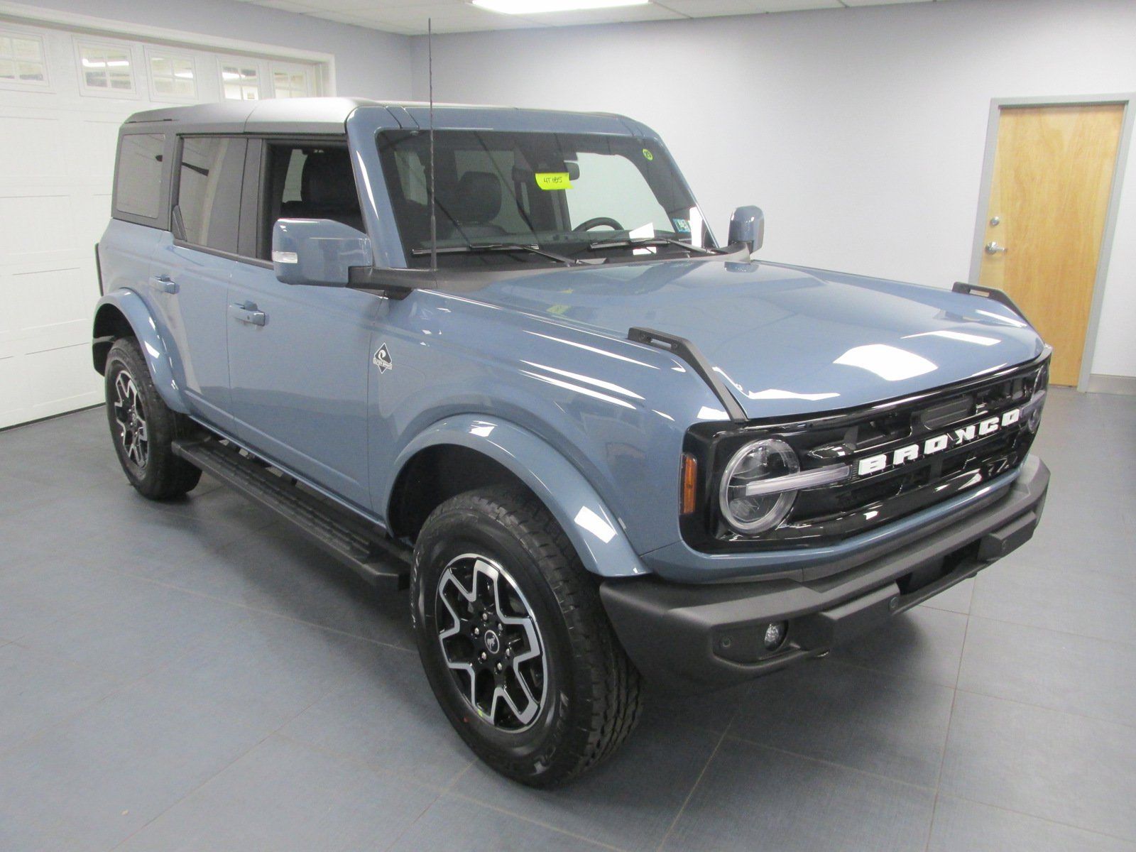 New 2024 Ford Bronco Outer Banks AWD/4WD image 3