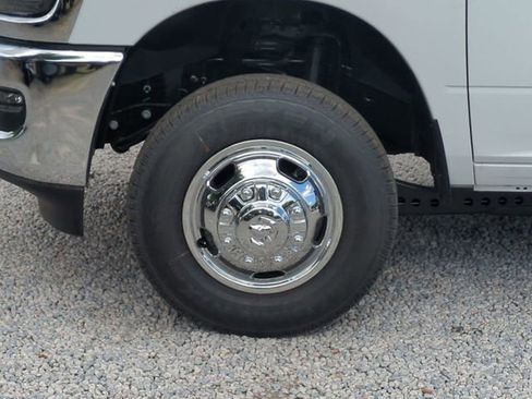 New 2026 RAM 3500 Tradesman AWD/4WD image 10