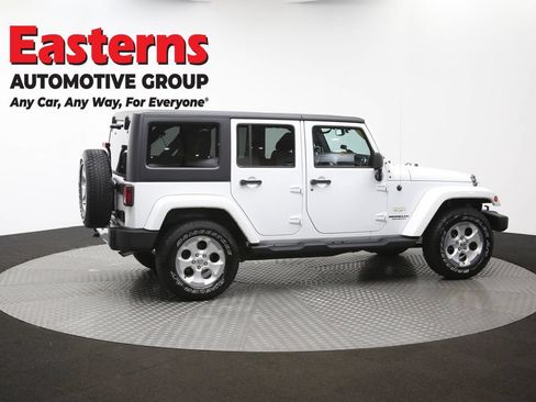 Used 2015 Jeep Wrangler Unlimited Sahara w/ Connectivity Group AWD/4WD image 44