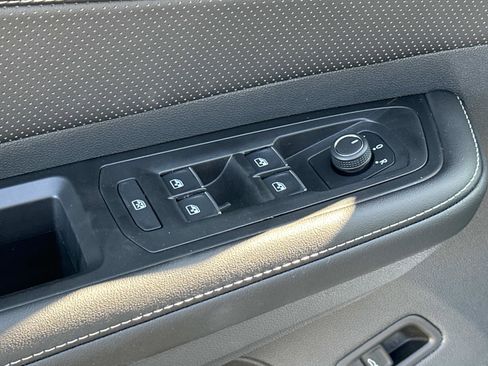 New 2026 Volkswagen Atlas SE image 16