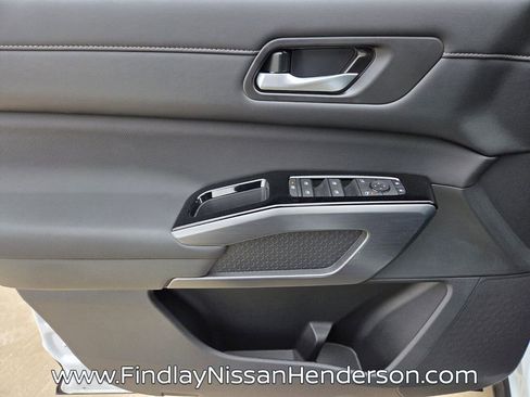 New 2026 Nissan Pathfinder SL w/ SL Premium Package AWD/4WD image 12