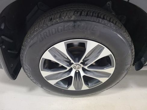 Certified 2026 Toyota Highlander XLE AWD/4WD image 12