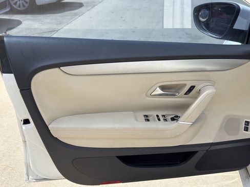 Used 2012 Volkswagen CC Lux Limited FWD image 11