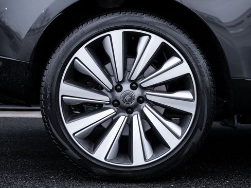 Used 2023 Land Rover Range Rover SV image 43