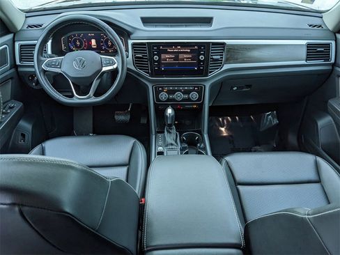 Certified 2023 Volkswagen Atlas SE image 17
