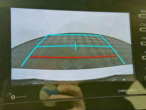 Used 2023 Toyota Camry SE image 21