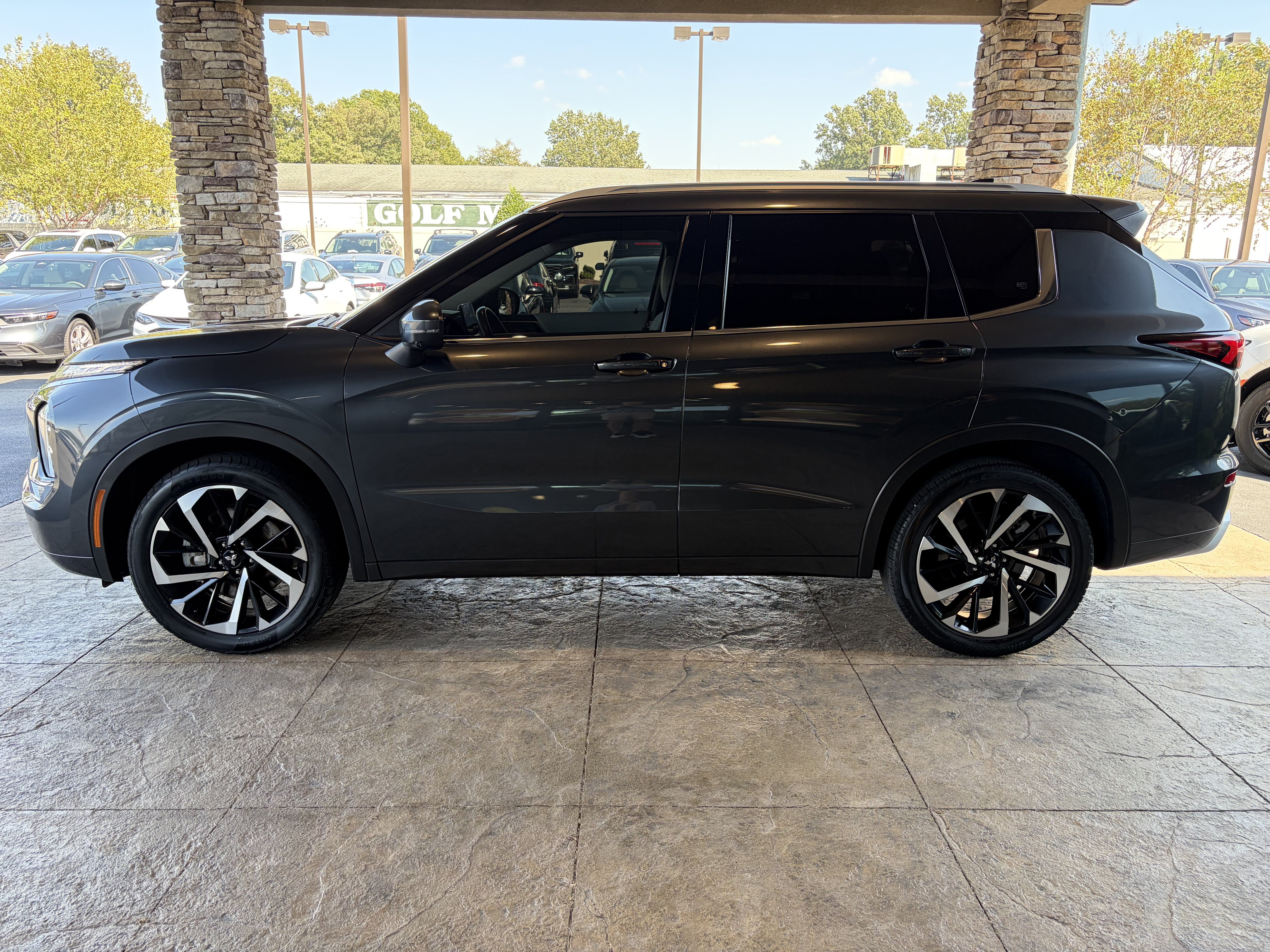 Used 2024 Mitsubishi Outlander SEL FWD image 9