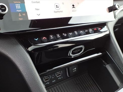 New 2026 Jeep Grand Cherokee L Limited AWD/4WD image 32