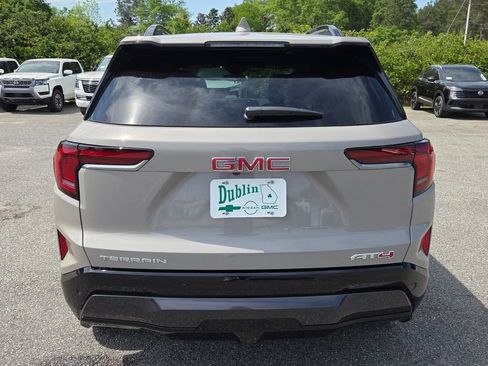 New 2026 GMC Terrain AT4 AWD/4WD image 9