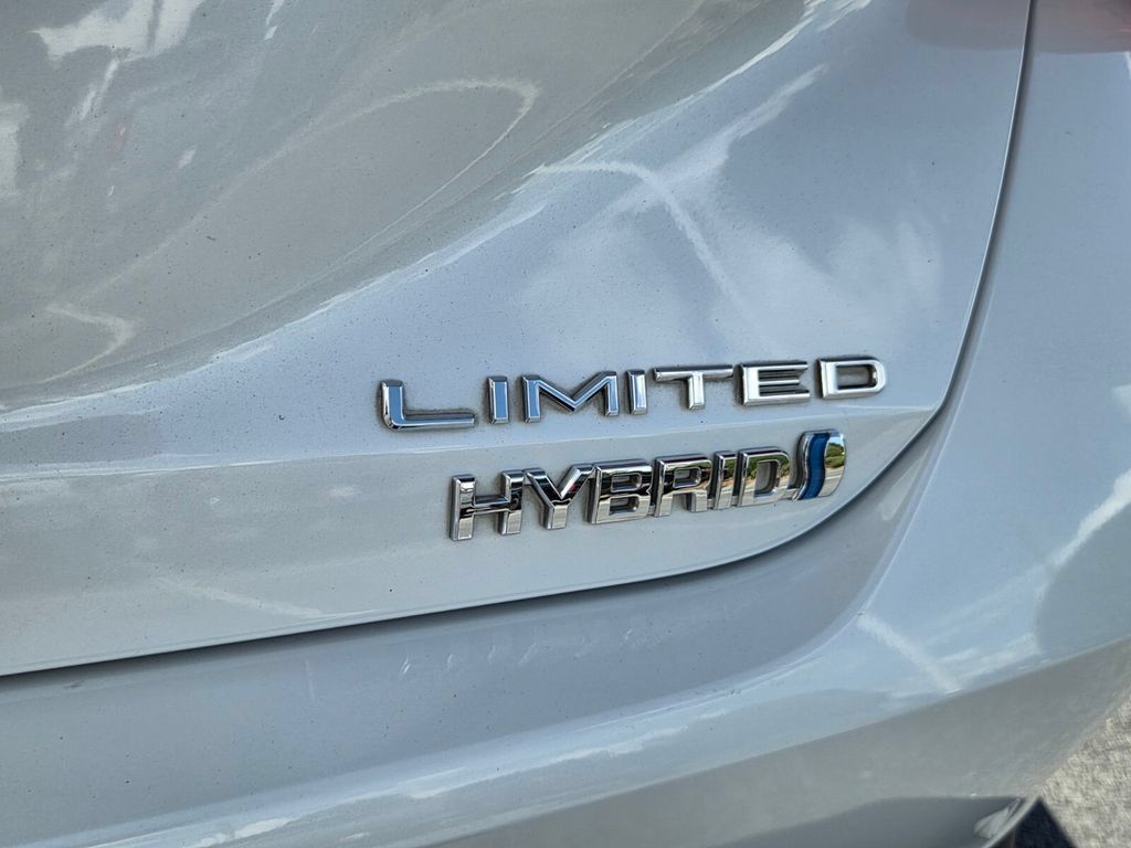 Used 2019 Toyota Avalon Limited w/ Advanced Safety Package FWD image 11