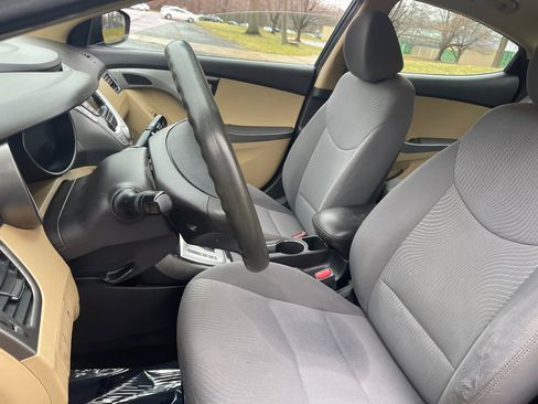 Used 2012 Hyundai Elantra GLS image 28