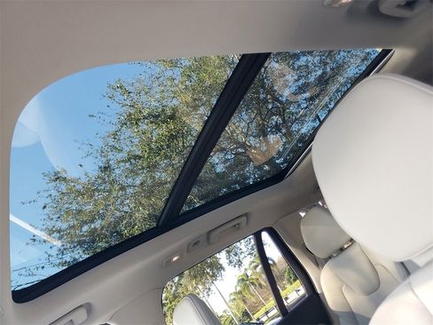 Certified 2024 Volvo XC90 B5 Core w/ Protection Package Premier image 21