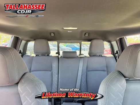 Used 2024 Toyota Tacoma SR5 AWD/4WD image 33