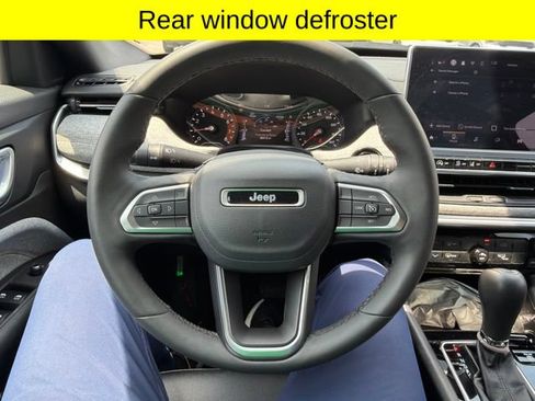 Used 2024 Jeep Compass Latitude AWD/4WD image 11