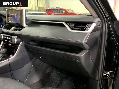 Used 2024 Toyota RAV4 LE image 19