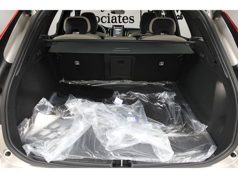 New 2026 Volvo XC60 B5 Core w/ Protection Package Premier image 30