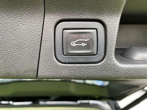 Used 2017 GMC Acadia SLE FWD image 8