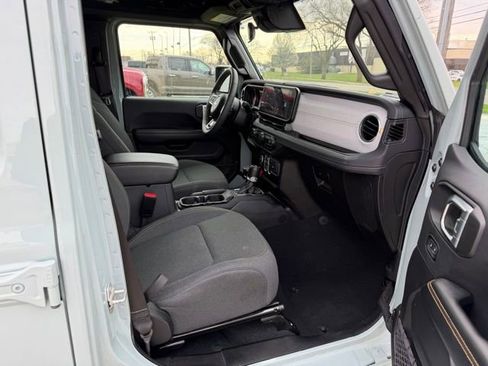 Used 2024 Jeep Wrangler Sahara w/ Safety Group image 13