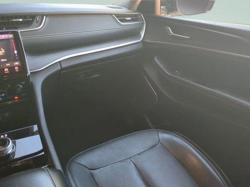 Used 2021 Jeep Grand Cherokee L Limited image 13