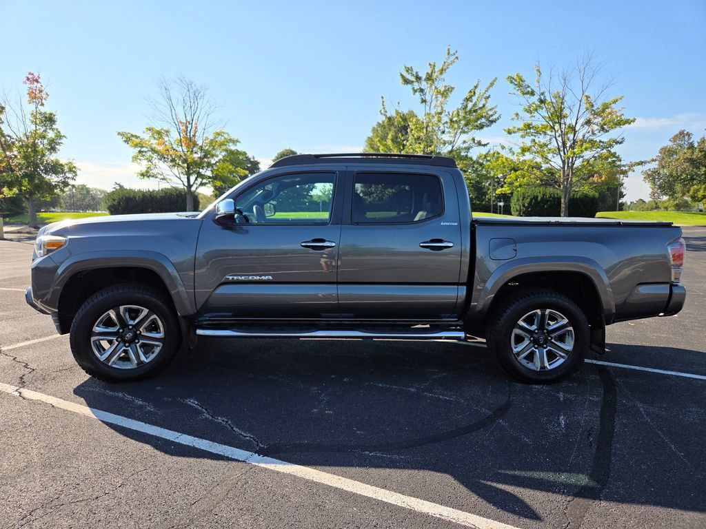 Used 2016 Toyota Tacoma Limited w/ Towing Package AWD/4WD image 26