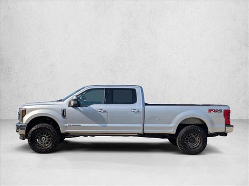 Used 2017 Ford F250 Lariat w/ Lariat Ultimate Package image 9