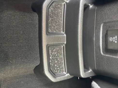 Used 2025 Jeep Wrangler Unlimited Sahara AWD/4WD image 36