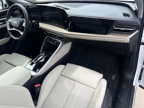 Used 2025 Audi Q5 Premium Plus AWD/4WD image 16