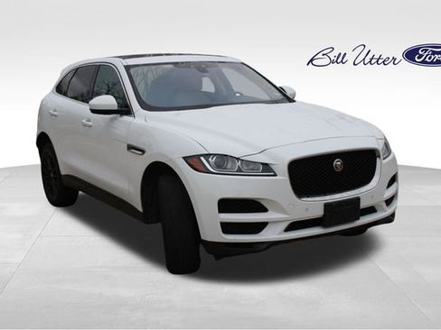 Used 2020 Jaguar F-PACE image 3