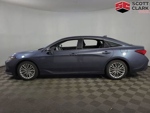Used 2021 Toyota Avalon Limited w/ Advanced Safety Package FWD image 5