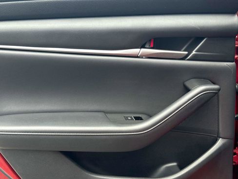 Used 2020 MAZDA MAZDA3 Hatchback FWD image 11