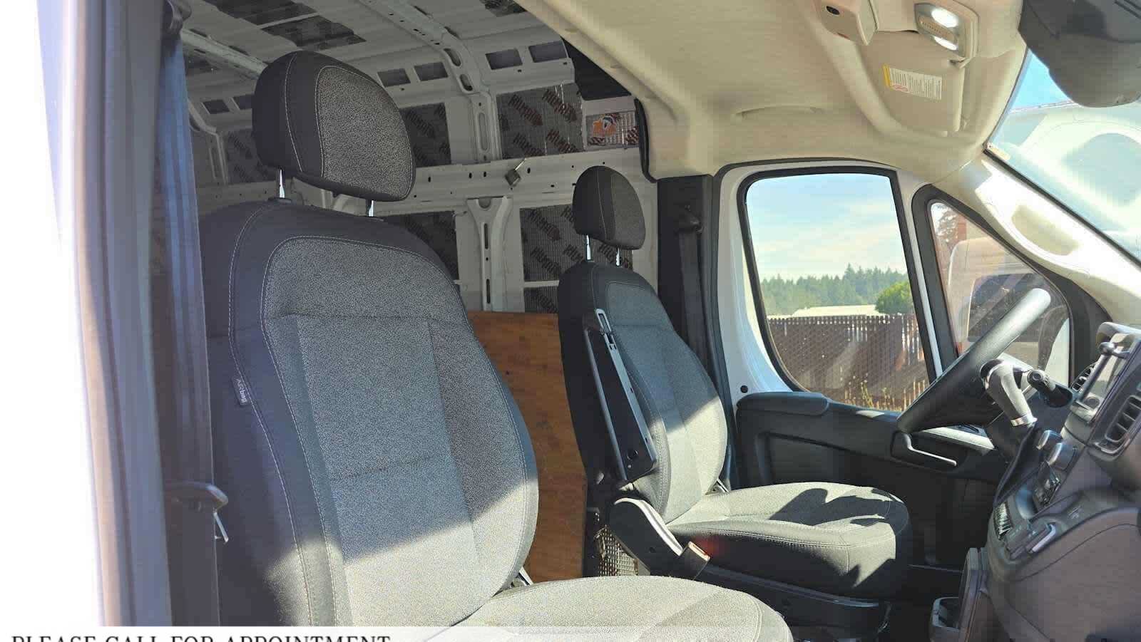 Used 2023 RAM ProMaster 2500 FWD image 2