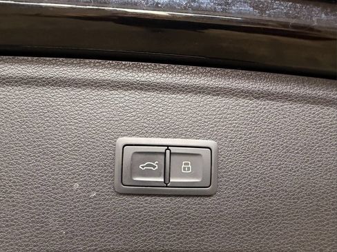 Used 2018 Audi SQ5 Prestige AWD/4WD image 27
