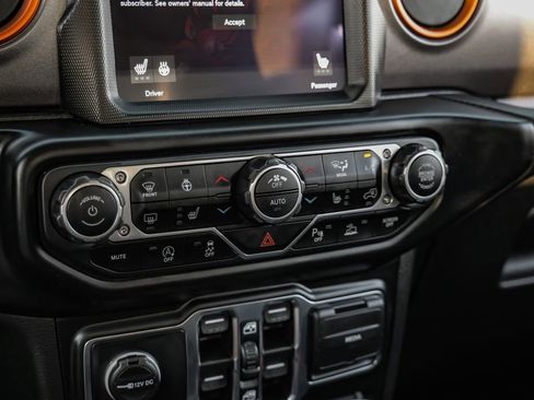 Used 2021 Jeep Gladiator Mojave image 23