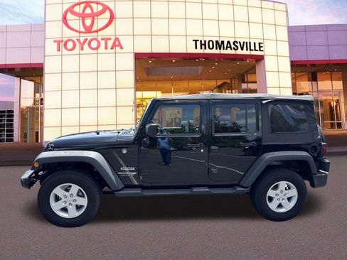 Used 2018 Jeep Wrangler Unlimited Sport S AWD/4WD image 8
